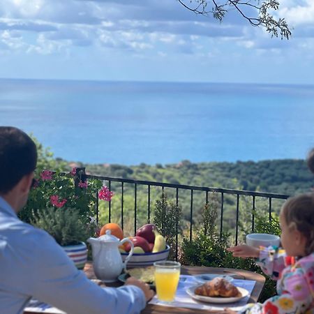 Villa Russo Casa Vacanze マリーナ・ディ・カメロータ エクステリア 写真